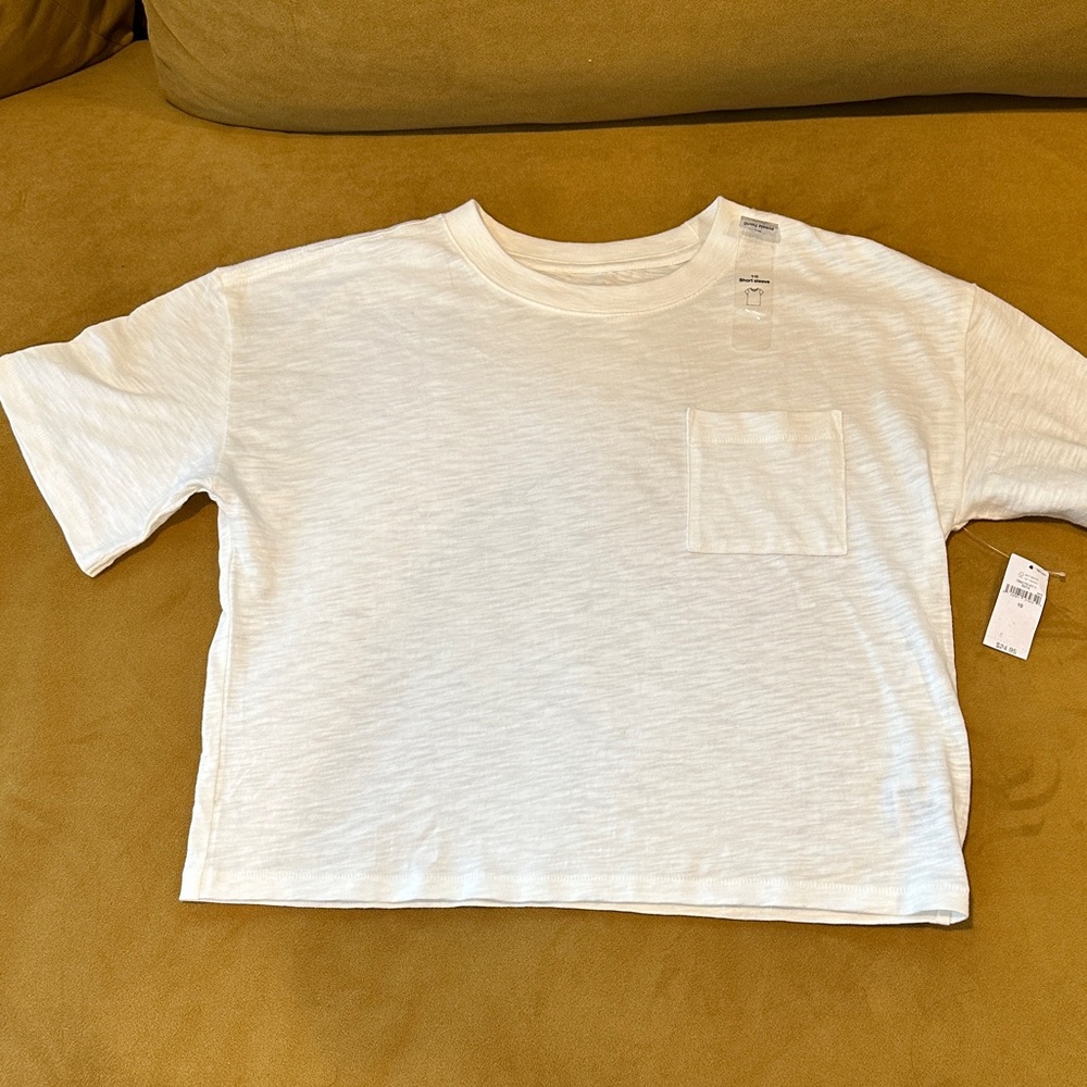 NWT- Gap White Pocket Box Cut Teen SZ 10